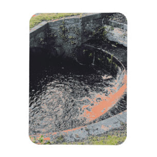 Ein Orange Pool in Welshpool Magnet