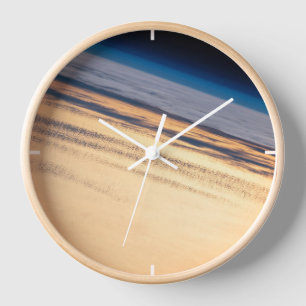 Ein Orbital Sunset von der Küste von Baja Kaliforn Uhr