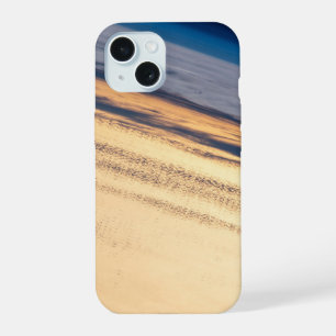 Ein orbitaler Sonnenuntergang vor der Küste von Ba iPhone 15 Hülle