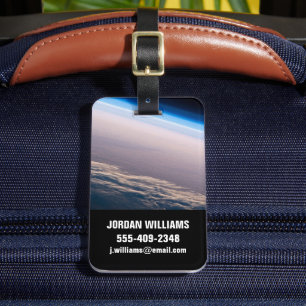 Ein orbitaler Sonnenuntergang vor der Küste von Ca Gepäckanhänger