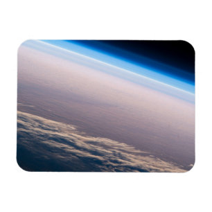 Ein orbitaler Sonnenuntergang vor der Küste von Ca Magnet