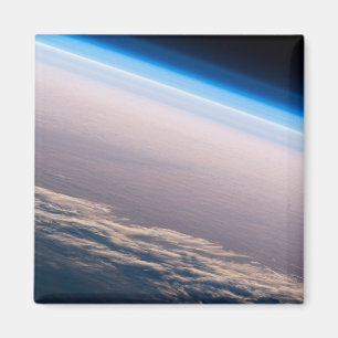 Ein orbitaler Sonnenuntergang vor der Küste von Ca Magnet