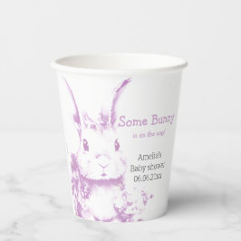 Ein paar Bunny kommt mit Baby Dusche Pappbecher