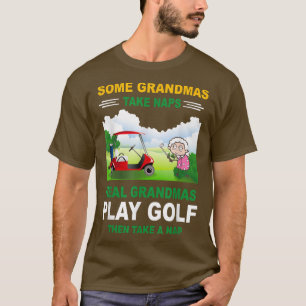 Ein paar Grandmas Nickerchen Spiele Golf spielen T-Shirt
