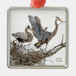 Ein Paar große Blauhelme Ornament Aus Metall