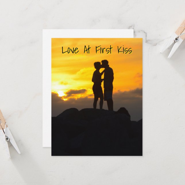 Ein paar Küsse auf den Felsen in Key West (Vorderseite/Rückseite Beispiel)