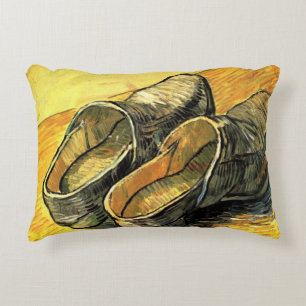 Ein Paar Lederschuhe von Vincent van Gogh Dekokissen