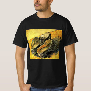 Ein Paar Lederschuhe von Vincent van Gogh T-Shirt