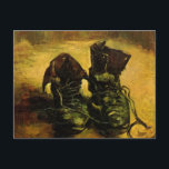 Ein Paar Schuhe von Vincent van Gogh Postkarte<br><div class="desc">Ein Paar Schuhe von Vincent van Gogh ist ein Vintager Post-Impressionismus, der noch ein lebendiges Gemälde mit alten Bauernstiefeln mit Schnürsenkeln zeigt. Die Arbeiter booten, dass ein schlechter Bauer tragen würde. Über den Künstler: Vincent Willem van Gogh war ein postimpressionistischer Maler, dessen Werk durch seine raue Schönheit, emotionale Ehrlichkeit und...</div>