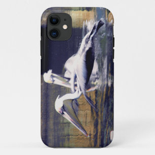Ein Pelican startet iPhone 11 Hülle