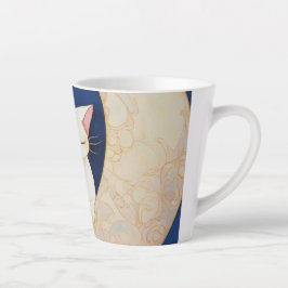 Ein purpurer Schluck Milchtasse