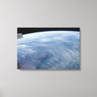 Ein Rauchzug über das tropische Südafrika.