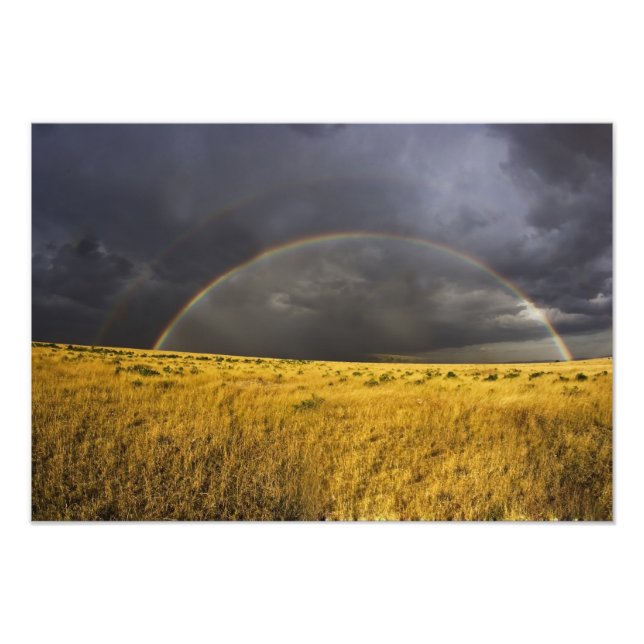 Ein Regenbogen, der nach Mittag durch einen Nebels Fotodruck (Vorne)