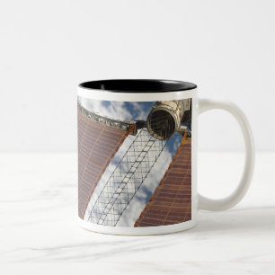 Ein repariertes Solararray Zweifarbige Tasse
