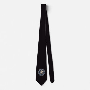 Ein Retro-Columbus-Tag-Emblem mit einem Karavellen Krawatte