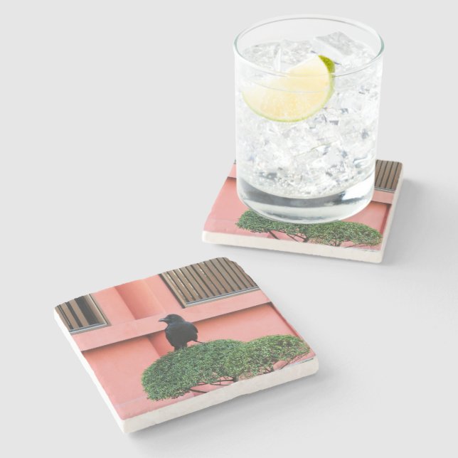 Ein riesiger Dschungel zieht sich auf einem Wolken Steinuntersetzer (Seitenansicht)