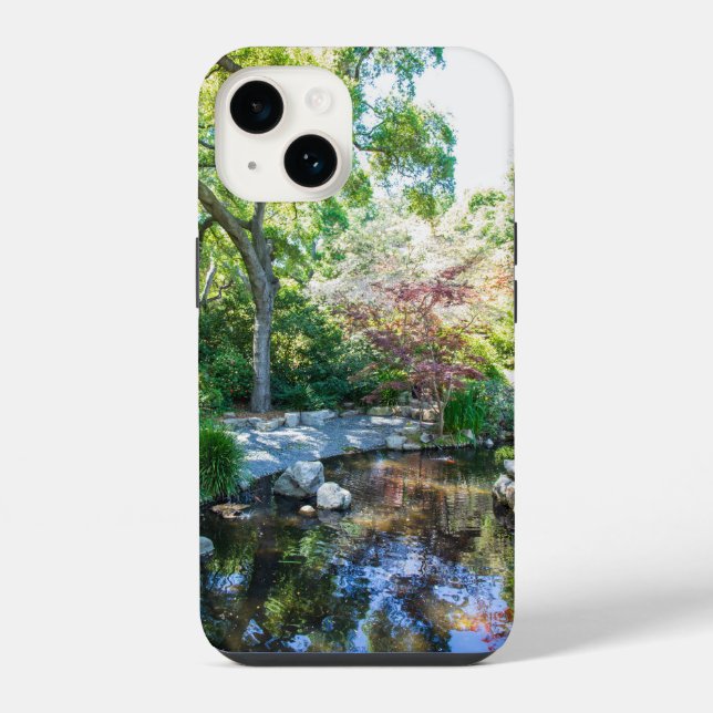 ein rippender Teich im Garten von Descanso Gardens iPhone Hülle (Rückseite)