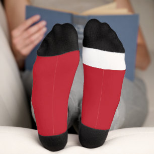 ein roter Hintergrund mit Socken