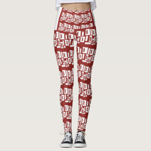 Ein roter Teppich mit texturiertem Muster ist ausg Leggings