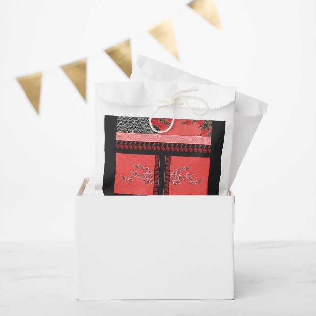 ein rotes und schwarzes Tapete Geschenktütchen (Party)