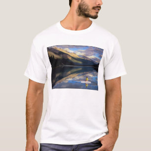 Ein Ruderer auf dem Banff Lake in Kanada MR) T-Shirt