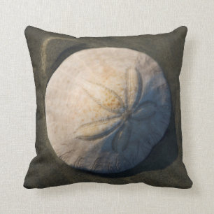 Ein Sand-Dollar auf dem Strand Kissen