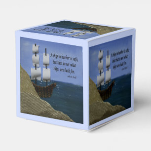 Ein Schiff im Hafen ist eine sichere Inspirationsq Geschenkschachtel