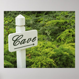 Ein Schild, das auf den Weinkeller (Höhle) hinweis Poster