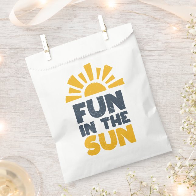 Ein Schild, das Spaß an der Sonne sagt Geschenktütchen (Ausgeschnitten)