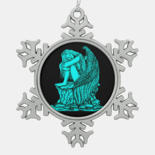 Ein schlafender Engel auf dem Stein Schneeflocken Zinn-Ornament