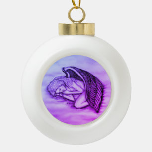 Ein schlafender Engel auf den Himmelswolken in Ros Keramik Kugel-Ornament
