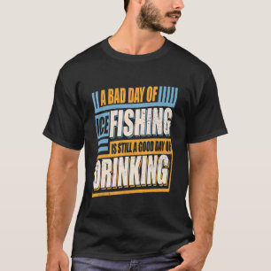 Ein schlechter Tag beim Eisfischen ist immer noch T-Shirt
