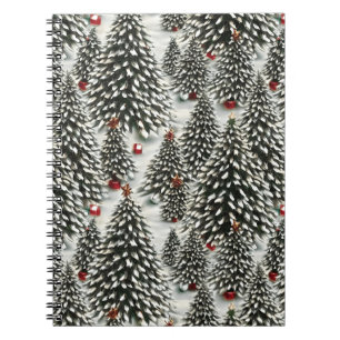 Ein schneebedeckter Wald mit Weihnachtsbäumen Notizblock