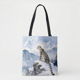 Ein Schneeleopard auf schneebedecktem Gipfel