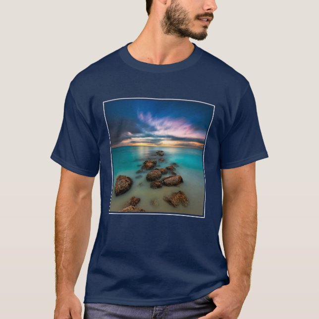 Ein schöner Sonnenuntergang über Anmut-Bucht| T-Shirt (Vorderseite)