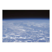 Ein schräger Horizont mit Blick auf die Erdatmosph