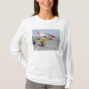 Ein Schütze an Bord des Flugzeugträgers T-Shirt