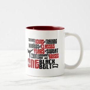 EIN schwarzer Gurt 2 KARATE-T - SHIRTS u. KLEID Zweifarbige Tasse