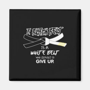 Ein schwarzer Gürtel ist eine weiße Gürtelkugel, d Magnet