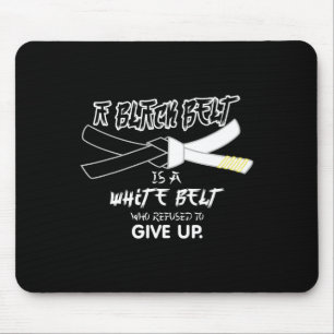 Ein schwarzer Gürtel ist eine weiße Gürtelkugel, d Mousepad