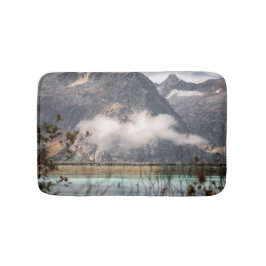 Ein Single über einem See Badematte