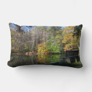 Ein Sitzplatz mit Herbstblick in Pennsylvania Lendenkissen