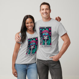 Ein Skelett la Chingona Tarot T-Shirt