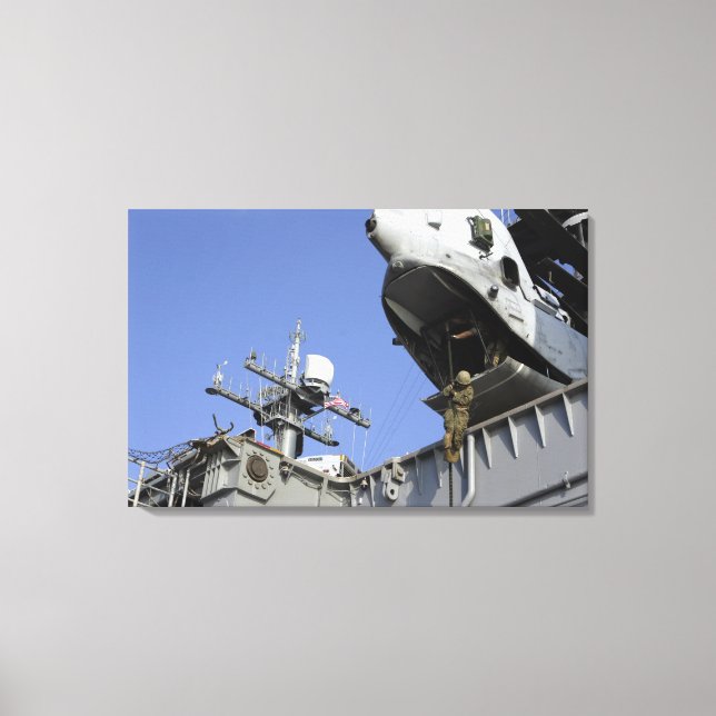 Ein Soldat mit schnellen Seilen Leinwanddruck (Vorderseite)