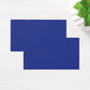 Ein solider blauer Hintergrund ohne sichtbares Ele