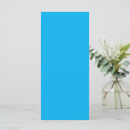 Ein solider, hellblauer Hintergrund ohne jegliches