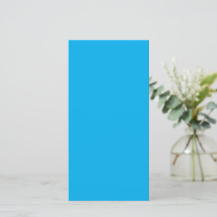 Ein solides hellblaues Hintergrundbild füllt Karte