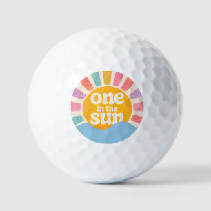 Ein Sonnen-Geburtstagsthema Golfball