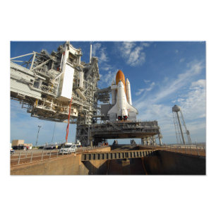 Ein Space Shuttle Atlantis auf dem Launch Pad 39A Fotodruck