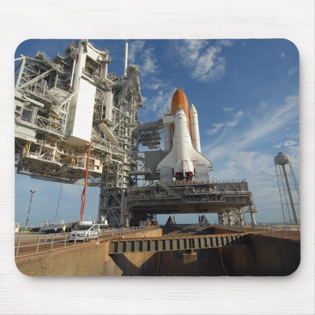 Ein Space Shuttle Atlantis auf dem Launch Pad 39A Mousepad (Vorne)